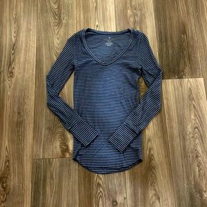 ⭐️ 3 for $25 ⭐️ American eagle blue striped shirt size medium